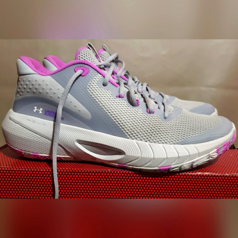 Under Armour HOVR Breakthru - Women's Size 12 - Almost New & Boxed!